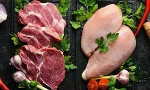 Chicken vs Mutton: చికెన్ తింటే మంచిదా మటన్ తింటే మంచిదా? Chicken vs Mutton: చికెన్ తింటే మంచిదా మటన్ తింటే మంచిదా?