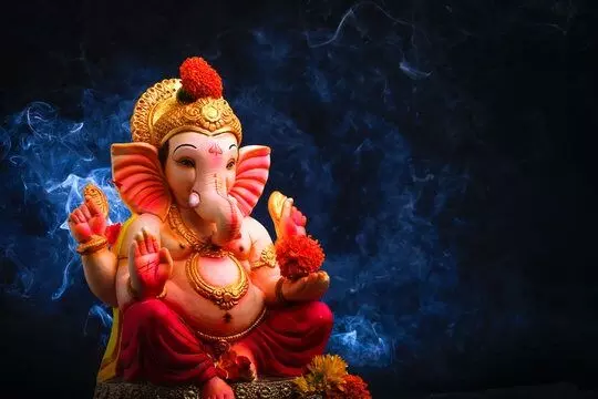 Lord Ganesha: వినాయకుడి బొజ్జ (పొట్ట) ఎందుకు పెద్దదిగా ఉంటుంది? Lord Ganesha: వినాయకుడి బొజ్జ (పొట్ట) ఎందుకు పెద్దదిగా ఉంటుంది?