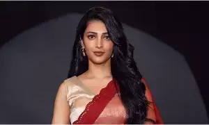 Shruti Haasan: అపర్ణా సేన్ను ఆకట్టుకోవడానికే కమల్ బెంగాలీ నేర్చుకున్నారు: శృతి హాసన్ Shruti Haasan: అపర్ణా సేన్ను ఆకట్టుకోవడానికే కమల్ బెంగాలీ నేర్చుకున్నారు: శృతి హాసన్
