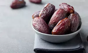 One Date a Day: రోజుకు ఒక ఖర్జూరం తింటే ఏమవుతుందో తెలుసా... One Date a Day: రోజుకు ఒక ఖర్జూరం తింటే ఏమవుతుందో తెలుసా...
