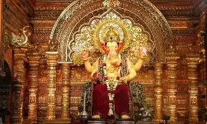 Lalbaugcha Ganpati: లాల్బాగ్చా గణపతి స్పెషల్ ఏంటంటే.? Lalbaugcha Ganpati: లాల్బాగ్చా గణపతి స్పెషల్ ఏంటంటే.?
