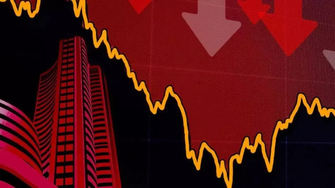 Stock Market : ట్రంప్ సునామీలో షేర్ మార్కెట్.. సెన్సెక్స్ 650 పాయింట్లు పతనం Stock Market : ట్రంప్ సునామీలో షేర్ మార్కెట్.. సెన్సెక్స్ 650 పాయింట్లు పతనం