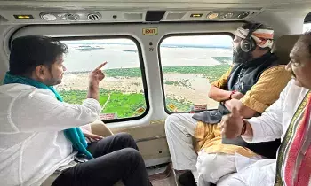 వరద ప్రభావిత ప్రాంతాల్లో సీయం రేవంత్రెడ్డి ఏరియల్ సర్వే వరద ప్రభావిత ప్రాంతాల్లో సీయం రేవంత్రెడ్డి ఏరియల్ సర్వే