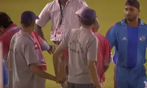 Slapgate Incident: 17 ఏళ్ల తర్వాత..శ్రీశాంత్, హర్భజన్ చెంప దెబ్బ వీడియో రిలీజ్ Slapgate Incident: 17 ఏళ్ల తర్వాత..శ్రీశాంత్, హర్భజన్ చెంప దెబ్బ వీడియో రిలీజ్