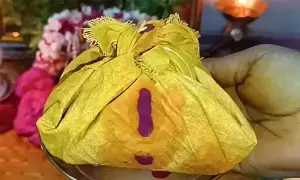 Sacred Knot (Mudupu): దేవుడికి ముడుపు ఎలా కట్టాలి? Sacred Knot (Mudupu): దేవుడికి ముడుపు ఎలా కట్టాలి?