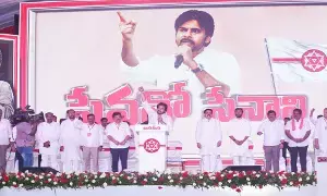 Pavan Kalyan : ప్రజాస్వామ్యంలో హింస పనిచేయదని.. జెండా కర్రే ఆయుధం Pavan Kalyan : ప్రజాస్వామ్యంలో హింస పనిచేయదని.. జెండా కర్రే ఆయుధం