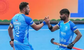 Asia Cup: ఆసియా కప్.. సూపర్ 4 స్టేజ్ కు ఇండియా క్వాలిఫై Asia Cup: ఆసియా కప్.. సూపర్ 4 స్టేజ్ కు ఇండియా క్వాలిఫై