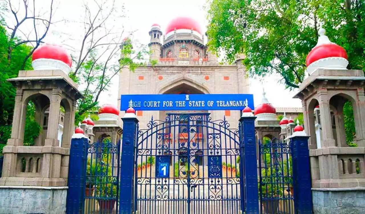 Telangana High Court: జస్టిస్ పీసీ ఘోష్ నివేదిక ఆధారంగా సీబీఐ విచారణ వద్దు: తెలంగాణ హైకోర్టు Telangana High Court: జస్టిస్ పీసీ ఘోష్ నివేదిక ఆధారంగా సీబీఐ విచారణ వద్దు: తెలంగాణ హైకోర్టు