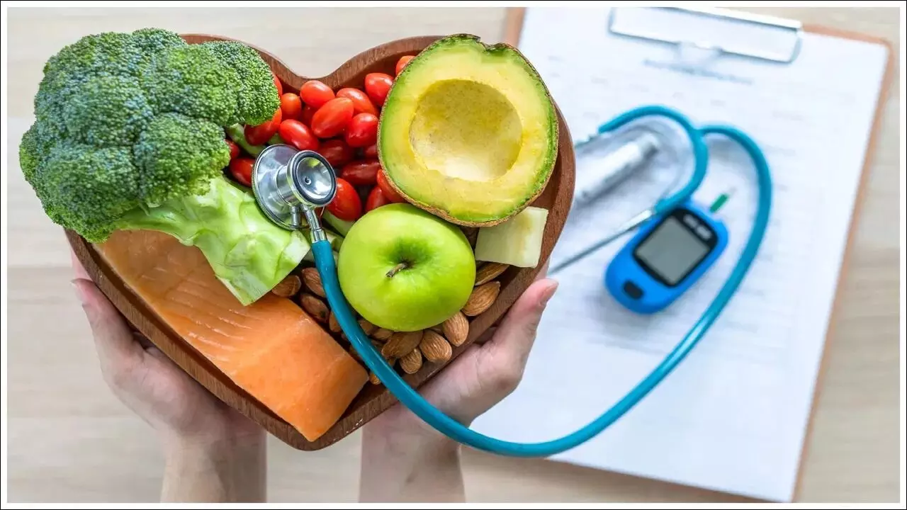Diabetic Patients: షుగర్ పేషెంట్స్ ఏ పండ్లకు దూరంగా ఉంటే మంచిది? Diabetic Patients: షుగర్ పేషెంట్స్ ఏ పండ్లకు దూరంగా ఉంటే మంచిది?