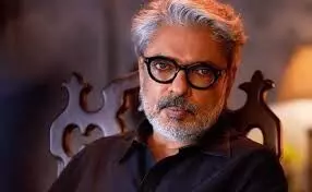 బాలీవుడ్ స్టార్ డైరెక్టర్పై కేసు నమెదు బాలీవుడ్ స్టార్ డైరెక్టర్పై కేసు నమెదు
