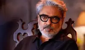బాలీవుడ్ స్టార్ డైరెక్టర్పై కేసు నమెదు బాలీవుడ్ స్టార్ డైరెక్టర్పై కేసు నమెదు