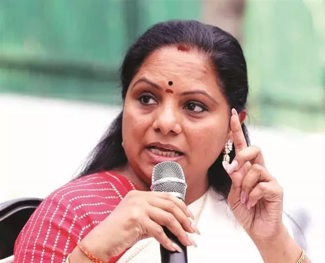Kavitha: ప్రెస్ మీట్లో కవిత సంచలన వ్యాఖ్యలు Kavitha: ప్రెస్ మీట్లో కవిత సంచలన వ్యాఖ్యలు