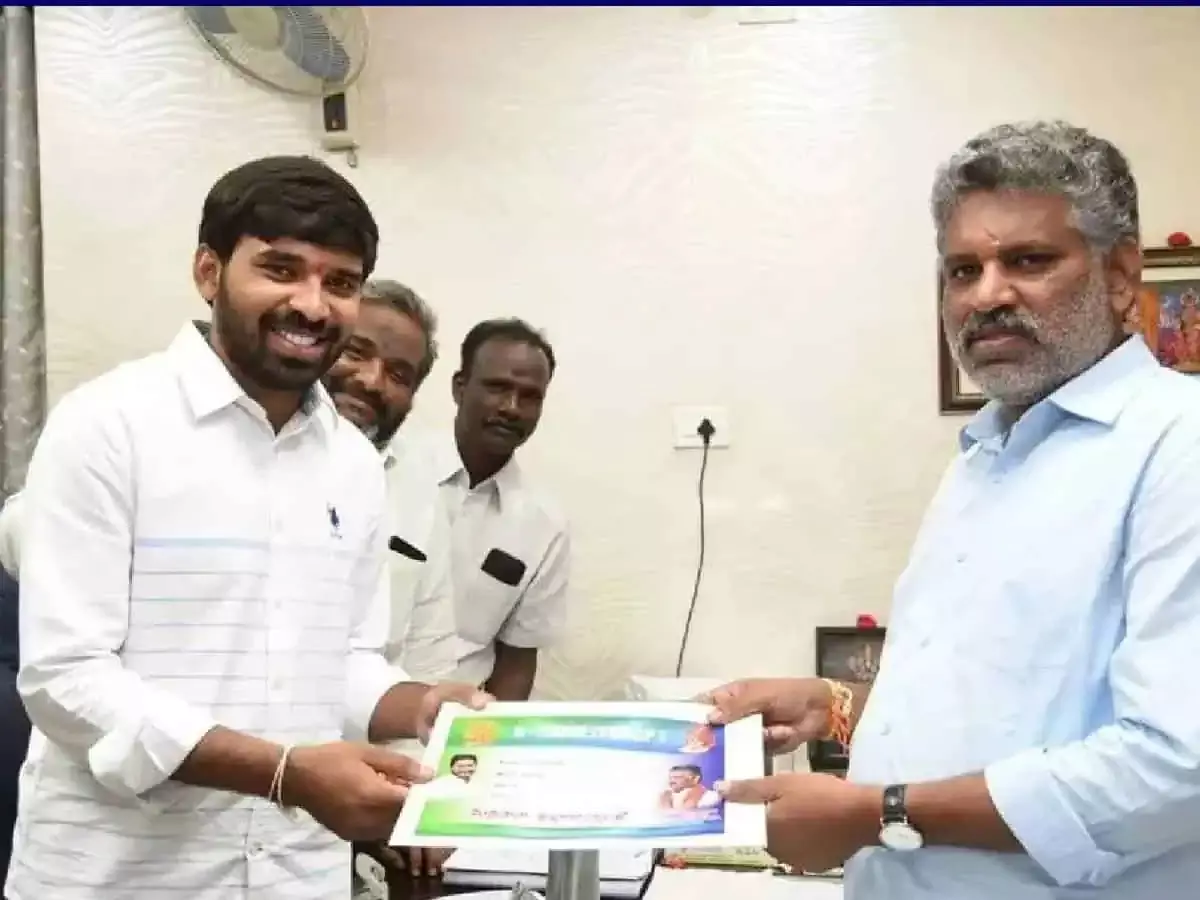 AP Liquor Scam: ఏపీ లిక్కర్ స్కాం: చెవిరెడ్డి కంపెనీలపై సిట్ దూకుడు AP Liquor Scam: ఏపీ లిక్కర్ స్కాం: చెవిరెడ్డి కంపెనీలపై సిట్ దూకుడు