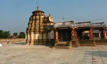 Shiva Temple: ఇంటి పెద్ద చనిపోతే శివాలయ నిద్ర తప్పదా ? Shiva Temple: ఇంటి పెద్ద చనిపోతే శివాలయ నిద్ర తప్పదా ?