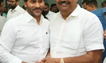 Andhra Pradesh Liquor Scam: ఆంధ్రప్రదేశ్ మద్యం కుంభకోణం: విజయానందరెడ్డి నుంచి ఆరా - క్లీనర్ నుంచి స్మగ్లర్గా ఎదిగిన జీవితం Andhra Pradesh Liquor Scam: ఆంధ్రప్రదేశ్ మద్యం కుంభకోణం: విజయానందరెడ్డి నుంచి ఆరా - క్లీనర్ నుంచి స్మగ్లర్గా ఎదిగిన జీవితం