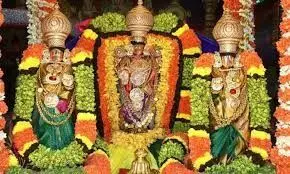 తిరుపతిలో వెంకటేశ్వరస్వామికి అమ్మవారు కుడి పక్కన ఎందుకు ఉంటారు? తిరుపతిలో వెంకటేశ్వరస్వామికి అమ్మవారు కుడి పక్కన ఎందుకు ఉంటారు?