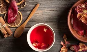 Pomegranate Peel Tea: దానిమ్మ తొక్క టీ తో జీర్ణ సమస్యలకు చెక్.. ఎలా తయారు చేయాలంటే..? Pomegranate Peel Tea: దానిమ్మ తొక్క టీ తో జీర్ణ సమస్యలకు చెక్.. ఎలా తయారు చేయాలంటే..?