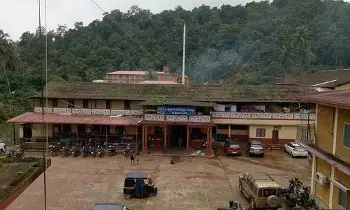 Kamalashila Temple: ముస్లిం శిల్పి కట్టిన హిందూ ఆలయం.. చరిత్రకు, పచ్చదనానికి ప్రతీక కమలశిల ఆలయం Kamalashila Temple: ముస్లిం శిల్పి కట్టిన హిందూ ఆలయం.. చరిత్రకు, పచ్చదనానికి ప్రతీక కమలశిల ఆలయం