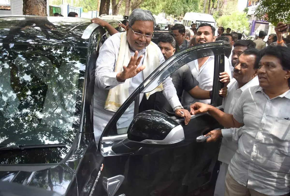 Karnataka CM’s Official Car: కర్ణాటక సీఎం అధికారిక కారుకు ట్రాఫిక్‌ ఉల్లంఘనలపై జరిమానా.. 50% డిస్కౌంట్‌తో చెల్లింపు
