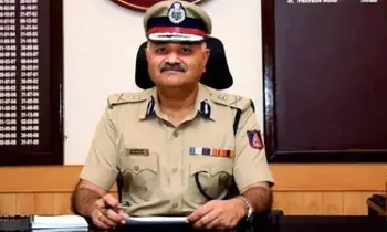 సీబీఐ డైరెక్టర్ ప్రవీణ్ సూద్కు అనారోగ్యం.. జూబ్లీహిల్స్లోని ఆసుపత్రిలో వైద్యం అందుతోంది. సీబీఐ డైరెక్టర్ ప్రవీణ్ సూద్కు అనారోగ్యం.. జూబ్లీహిల్స్లోని ఆసుపత్రిలో వైద్యం అందుతోంది.