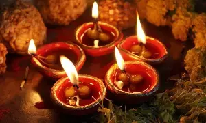 Pujas: ఇంట్లో ఎవరైనా మరణిస్తే ఏడాది వరకూ పూజలు చేయకూడదా? Pujas: ఇంట్లో ఎవరైనా మరణిస్తే ఏడాది వరకూ పూజలు చేయకూడదా?
