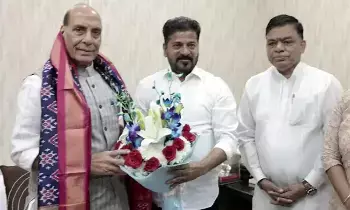 Gandhi Sarovar Project: గాంధీ సరోవర్ ప్రాజెక్టు కోసం రక్షణ భూముల బదిలీ.. రాజ్నాథ్ సింగ్కు రేవంత్ రెడ్డి వినతి Gandhi Sarovar Project: గాంధీ సరోవర్ ప్రాజెక్టు కోసం రక్షణ భూముల బదిలీ.. రాజ్నాథ్ సింగ్కు రేవంత్ రెడ్డి వినతి