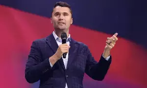 Charlie Kirk : భారతీయులకు వీసాలు ఇవ్వొద్దన్న చార్లీ కిర్క్.. అతను ఎవరు? Charlie Kirk : భారతీయులకు వీసాలు ఇవ్వొద్దన్న చార్లీ కిర్క్.. అతను ఎవరు?