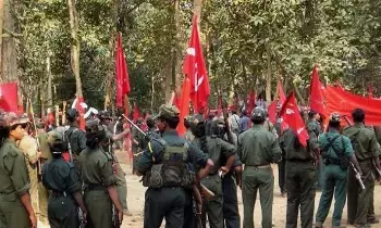 Encounter in Chhattisgarh: ఛత్తీస్గఢ్లో మరోసారి ఎన్కౌంటర్ ధాటికి మావోయిస్టులు బలి – 10 మంది మృతి Encounter in Chhattisgarh: ఛత్తీస్గఢ్లో మరోసారి ఎన్కౌంటర్ ధాటికి మావోయిస్టులు బలి – 10 మంది మృతి