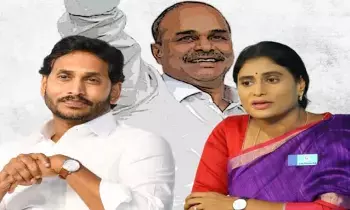Sharmila: జగన్ బీజేపీతో పొత్తు పెట్టుకున్నాడని షర్మిల ఆరోపణలు, మోదీ దత్తపుత్రుడిగా విమర్శ Sharmila: జగన్ బీజేపీతో పొత్తు పెట్టుకున్నాడని షర్మిల ఆరోపణలు, మోదీ దత్తపుత్రుడిగా విమర్శ