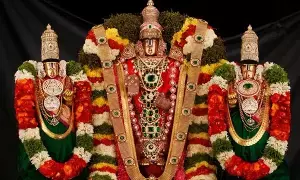 Lord Venkateswara: తిరుమల శ్రీవారిని అలంకరించే 8 రకాల పుష్ప మాలల గురించి తెలుసా..? Lord Venkateswara: తిరుమల శ్రీవారిని అలంకరించే 8 రకాల పుష్ప మాలల గురించి తెలుసా..?