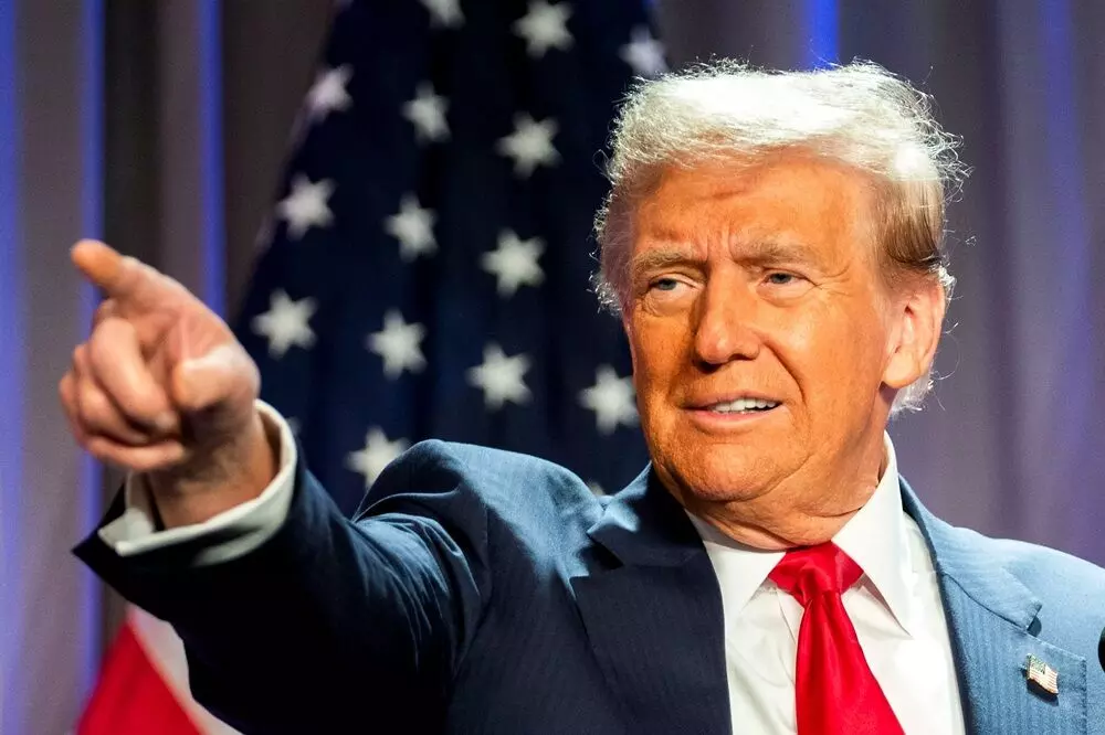 Trump: అక్రమ వలసదారులపై సున్నితంగా వ్యవహరించే సమయం ముగిసింది: ట్రంప్ Trump: అక్రమ వలసదారులపై సున్నితంగా వ్యవహరించే సమయం ముగిసింది: ట్రంప్