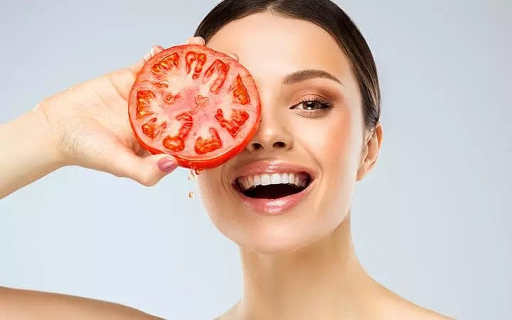 Tomato Face Pack: టమాటా ఫేస్ ప్యాక్ ఎలా చేసుకోవాలి ? Tomato Face Pack: టమాటా ఫేస్ ప్యాక్ ఎలా చేసుకోవాలి ?