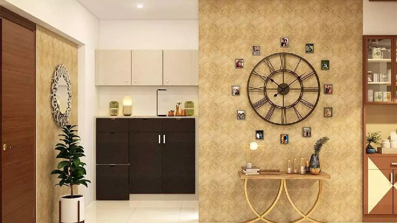 Wall Clock at Home: వాస్తు ప్రకారం.. ఇంట్లో ఏ దిశలో గడియారం పెట్టాలో తెలుసా..? Wall Clock at Home: వాస్తు ప్రకారం.. ఇంట్లో ఏ దిశలో గడియారం పెట్టాలో తెలుసా..?