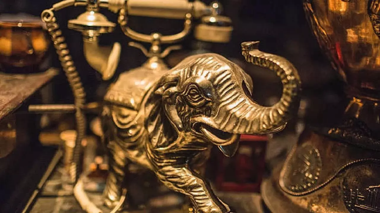 Placing an Elephant Idol: ఇంట్లో ఈ దిశలో ఏనుగు విగ్రహం పెడితే మీ అదృష్టం మారిపోతుంది!