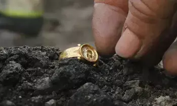Finding Gold: బంగారం దొరికితే అదృష్టమా..? పోతే దురుదృష్టమా..? దీని వెనుక ఉన్న రహస్యం ఏంటి..? Finding Gold: బంగారం దొరికితే అదృష్టమా..? పోతే దురుదృష్టమా..? దీని వెనుక ఉన్న రహస్యం ఏంటి..?