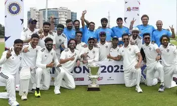 Duleep Trophy: 11 ఏళ్ల తర్వాత దులీప్ ట్రోఫీ టైటిల్ గెలిచిన సెంట్రల్ జోన్ Duleep Trophy: 11 ఏళ్ల తర్వాత దులీప్ ట్రోఫీ టైటిల్ గెలిచిన సెంట్రల్ జోన్