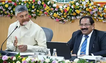 Chief Minister Chandrababu Naidu: జిల్లా కలెక్టర్లు రాష్ట్ర అభివృద్ధిలో కీలకం Chief Minister Chandrababu Naidu: జిల్లా కలెక్టర్లు రాష్ట్ర అభివృద్ధిలో కీలకం