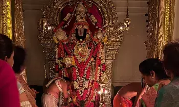 Temples: గుడిలో అర్చన ఎందుకు చేయిస్తారో తెలుసా.? Temples: గుడిలో అర్చన ఎందుకు చేయిస్తారో తెలుసా.?