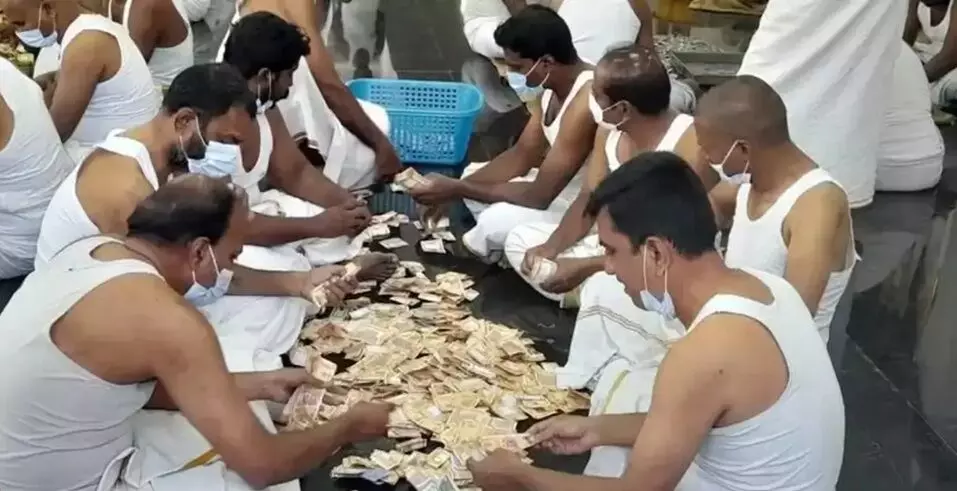 Minister Nara Lokesh: రూ.100 కోట్ల మనీ దొంగకి వైకాపా నేతల మద్దతు: మంత్రి నారా లోకేశ్ Minister Nara Lokesh: రూ.100 కోట్ల మనీ దొంగకి వైకాపా నేతల మద్దతు: మంత్రి నారా లోకేశ్