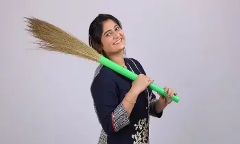 GST : జీఎస్టీ కౌన్సిల్ మీటింగ్లో గుడ్న్యూస్.. చీపురు, సోన్పాపడి ఇక చౌక GST : జీఎస్టీ కౌన్సిల్ మీటింగ్లో గుడ్న్యూస్.. చీపురు, సోన్పాపడి ఇక చౌక