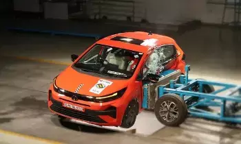 Tata Altroz : టాటా అల్ట్రోజ్ రికార్డు.. సీఎన్జీ కారులోనూ సేఫ్టీ టాప్ నాచ్ Tata Altroz : టాటా అల్ట్రోజ్ రికార్డు.. సీఎన్జీ కారులోనూ సేఫ్టీ టాప్ నాచ్