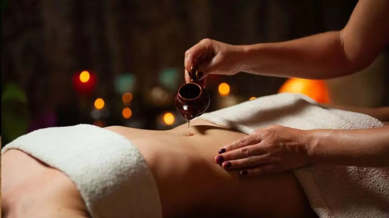 Applying Oil to Navel : నాభికి నూనెతో ఎన్నో ఆరోగ్య ప్రయోజనాలు.. ఏ నూనె సమస్యకు..?