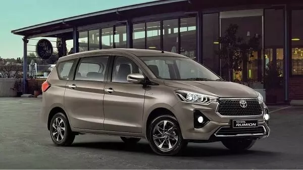 Toyota Rumion : సేఫ్టీలో ఇక డోకా లేదు.. ఆరు ఎయిర్‌బ్యాగ్స్‌తో కొత్త రూమియాన్ వచ్చేసింది