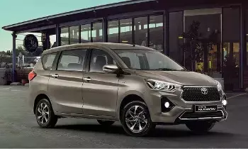 Toyota Rumion : సేఫ్టీలో ఇక డోకా లేదు.. ఆరు ఎయిర్బ్యాగ్స్తో కొత్త రూమియాన్ వచ్చేసింది Toyota Rumion : సేఫ్టీలో ఇక డోకా లేదు.. ఆరు ఎయిర్బ్యాగ్స్తో కొత్త రూమియాన్ వచ్చేసింది