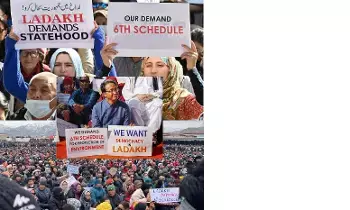 Ladakh: లడక్‌లో రాష్ట్ర హోదా కోసం యువత ఆందోళన.. సోనమ్ వాంగ్‌చుక్‌కు మద్దతుగా లేహ్‌లో నిరసనలు