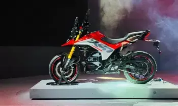 Ultraviolette X-47 Crossover: బైక్ కాదు.. ఇది ఫైటర్ జెట్.. 24 గంటల్లో 3000 బుకింగ్స్.. ఎందుకింత క్రేజ్? Ultraviolette X-47 Crossover: బైక్ కాదు.. ఇది ఫైటర్ జెట్.. 24 గంటల్లో 3000 బుకింగ్స్.. ఎందుకింత క్రేజ్?