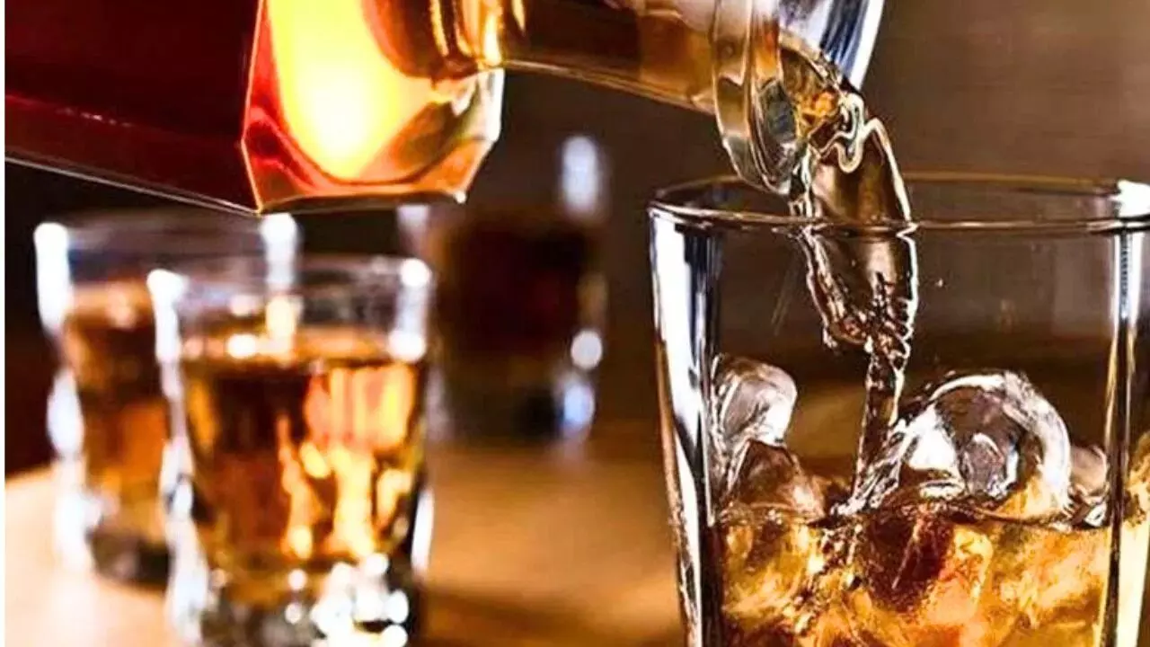 Liquor Sales : జెన్ జెడ్ దెబ్బ..ఎయిర్‌పోర్ట్స్‌లో రికార్డులు బద్దలు కొడుతున్న లిక్కర్ సేల్స్