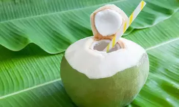 Coconut Water: కొబ్బరి నీళ్లు తాగుతున్నారా..? ఈ విషయాలు తప్పక తెలుసుకోండి.. Coconut Water: కొబ్బరి నీళ్లు తాగుతున్నారా..? ఈ విషయాలు తప్పక తెలుసుకోండి..