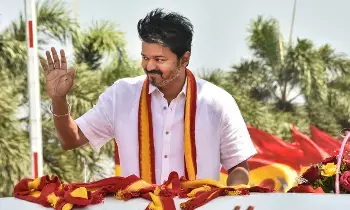 TVK Chief Vijay: విజయ్: కరూర్ తొక్కిసలాట బాధితులకు రూ.20 లక్షల పరిహారం ప్రకటన TVK Chief Vijay: విజయ్: కరూర్ తొక్కిసలాట బాధితులకు రూ.20 లక్షల పరిహారం ప్రకటన