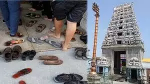 Footwear Goes Missing at the Temple: గుడి దగ్గర చెప్పులు పోతే మంచిదేనా?
